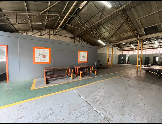301M² WAREHOUSE FOR SALE IN ISANDO